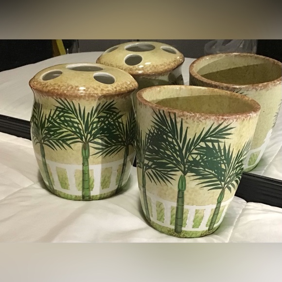 Palm Tree Design Bath Accessory Set - Picture 3 of 5